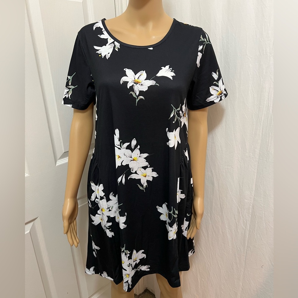 Charmyi T-shirt Dress, size Medium